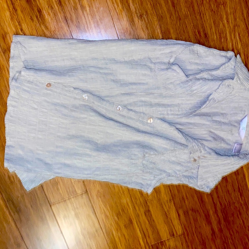 Sleeveless woman’s tan top